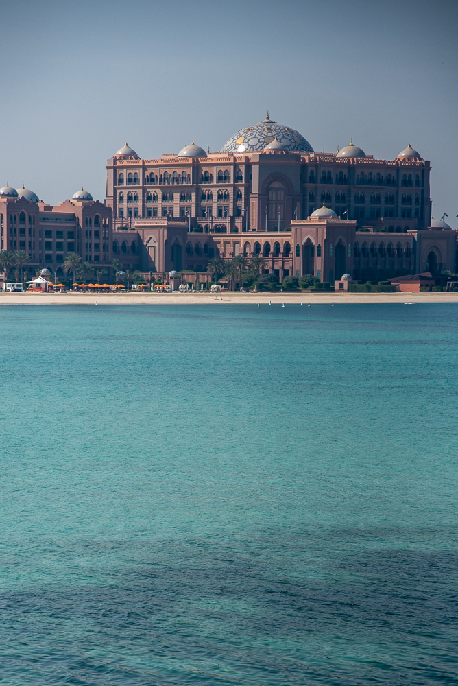 hotel più lussuoso di abu dhabi, emirates palace