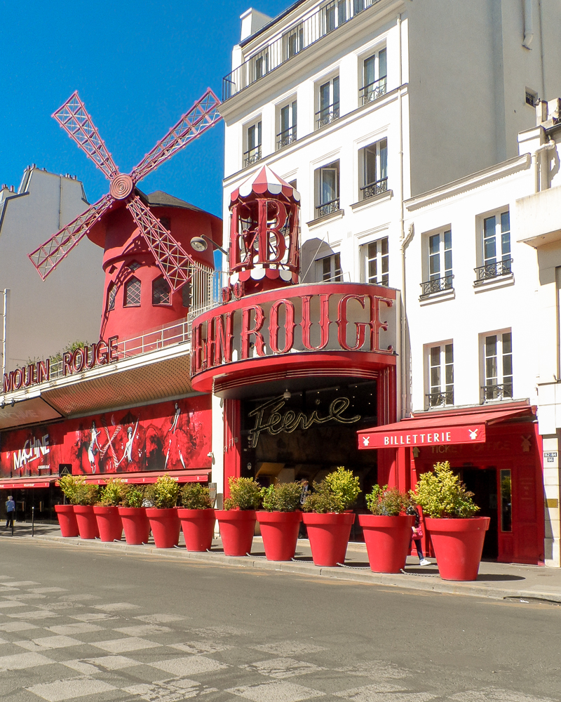 Moulin Rouge di giorno