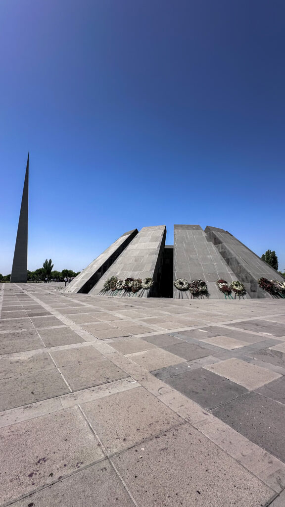 monumento genocidio armeno vista esterna