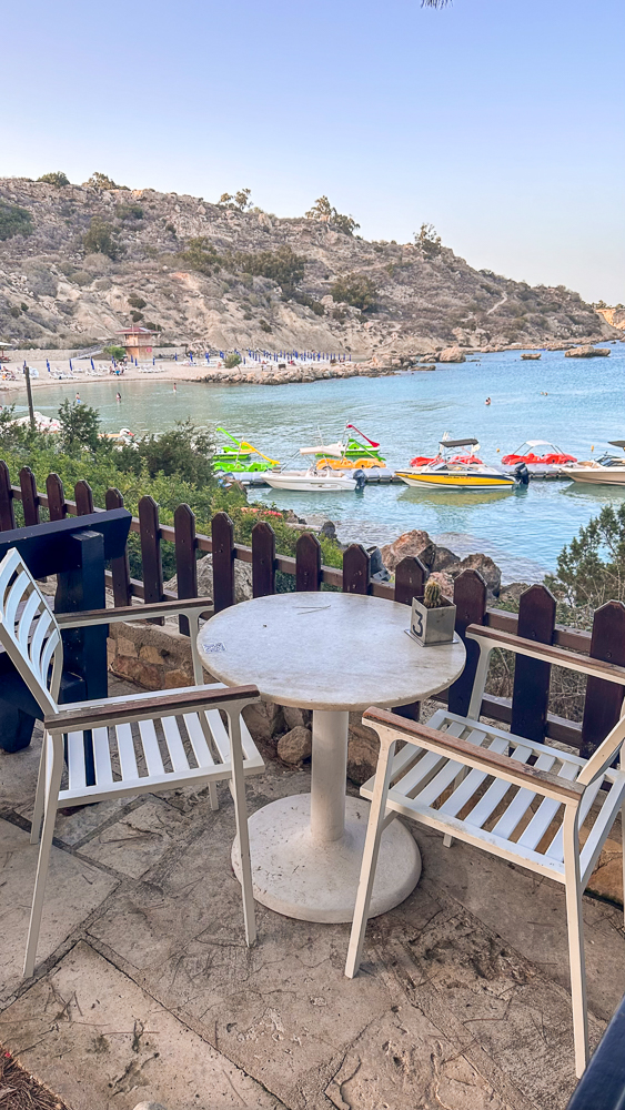 tavolino vista mare Cipro