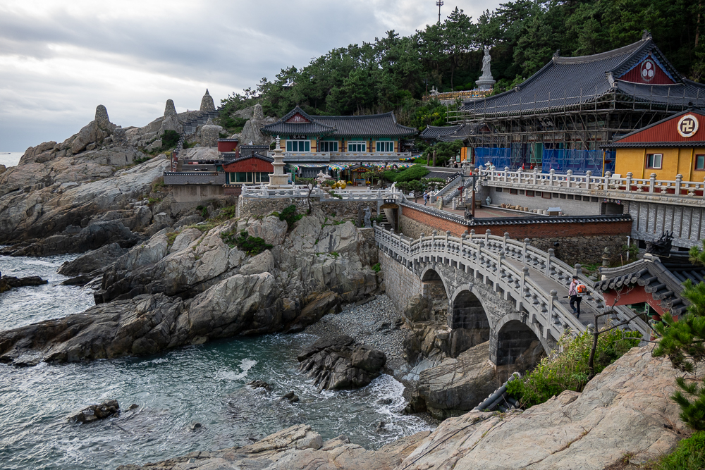 Busan, haedong yonggungsa temple, con vista mare